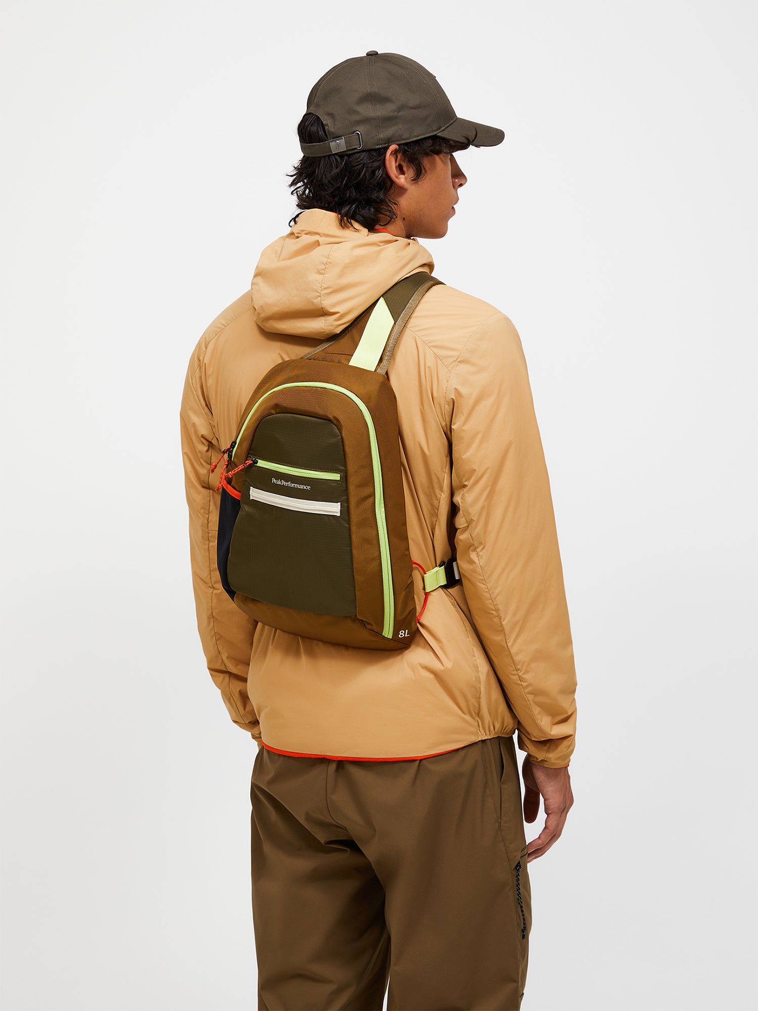 FW25新着】アウトドア クロスボディ バッグ 8.6L – ピーク