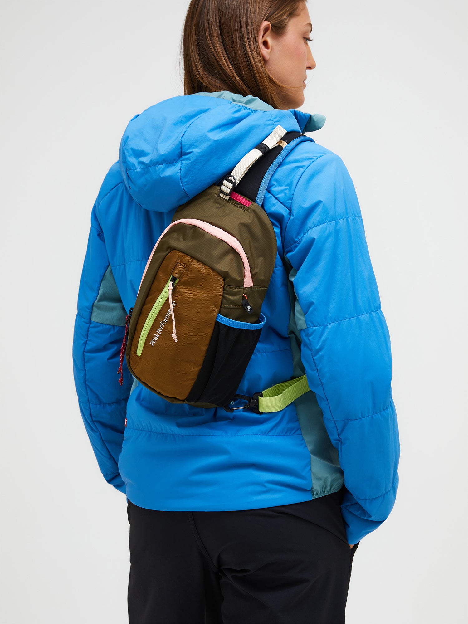 【FW25新着】アウトドア スリング バッグ 4.5L