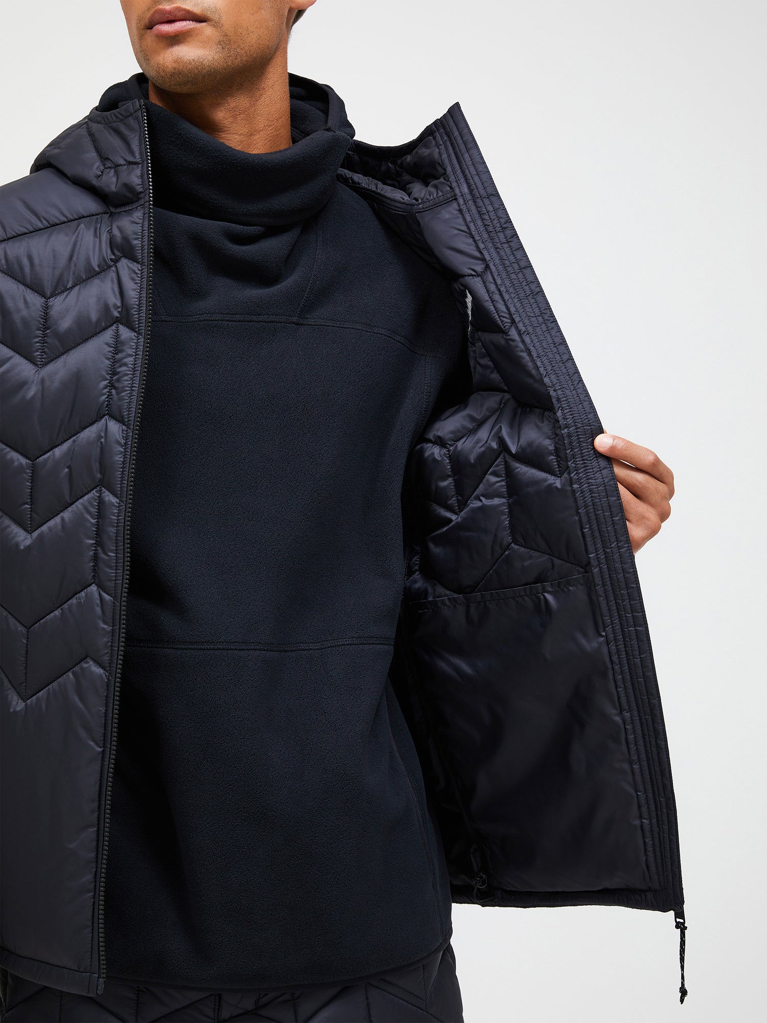 Peak performance ブラックフード付きジャケット エレベート インサレーテッド フード ジャケット メンズ – ピーク