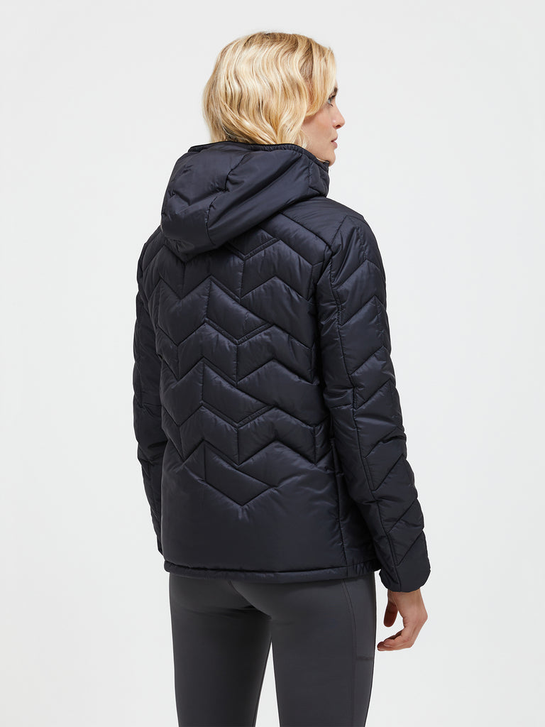 【FW25新着】エレベート インサレーテッド フード ジャケット ウィメンズ