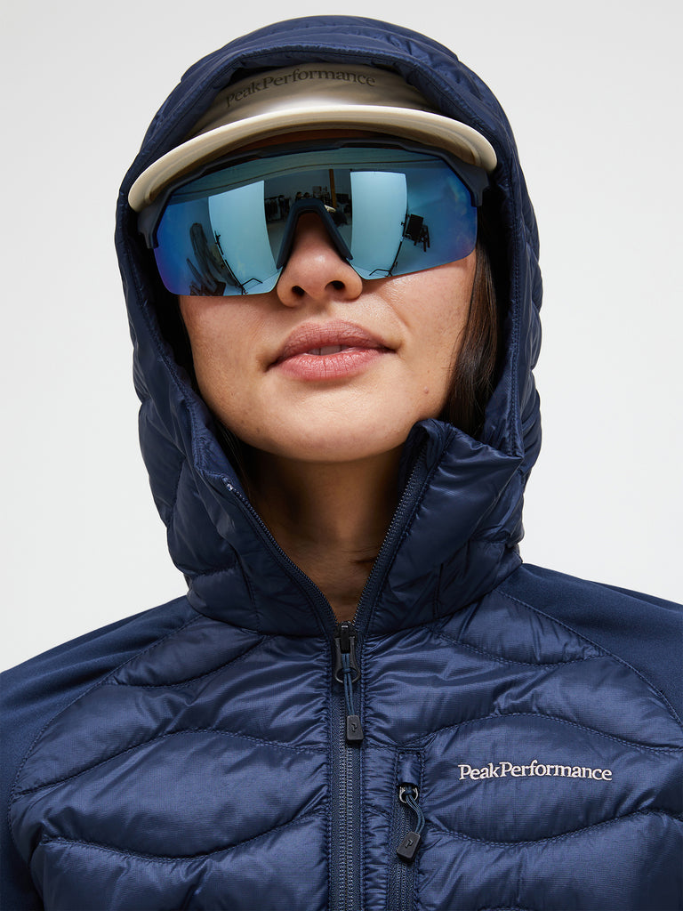 【FW25新着】ヘリウム ハイブリッド ダウン フード ウィメンズ