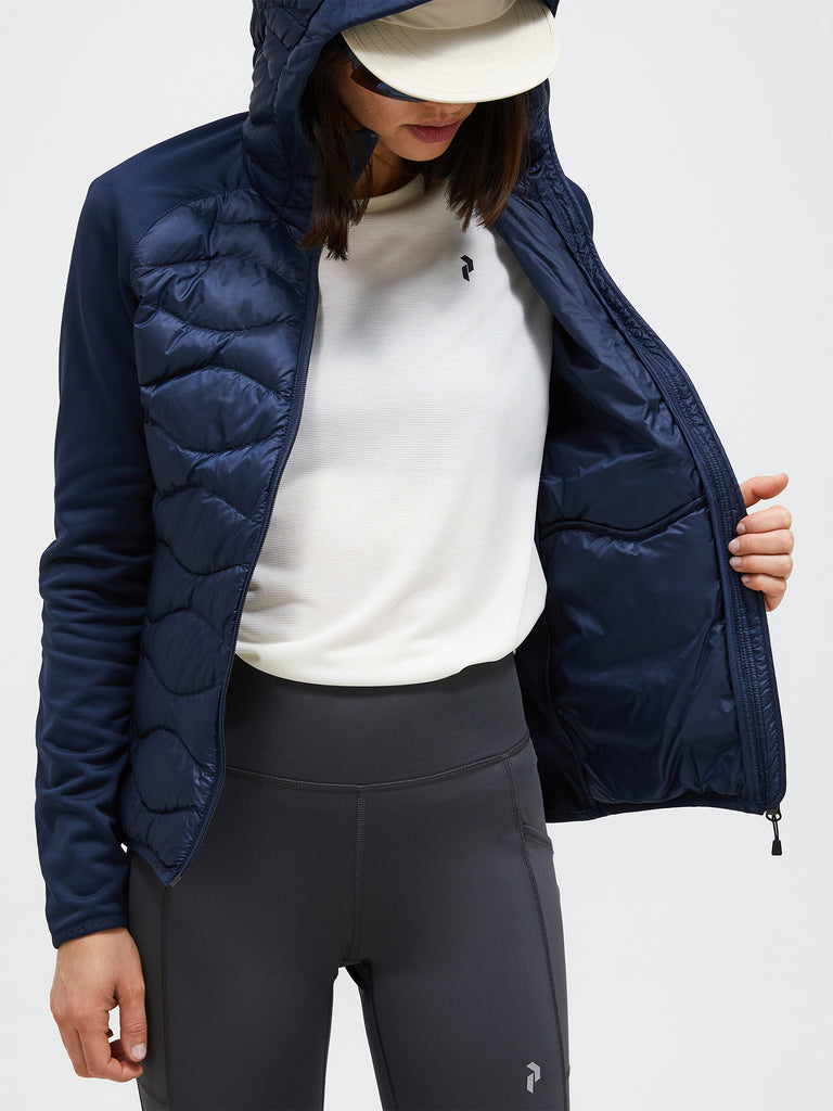 【FW25新着】ヘリウム ハイブリッド ダウン フード ウィメンズ