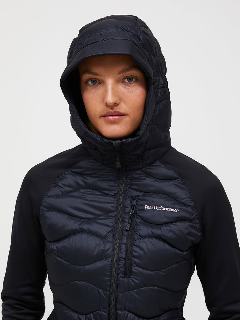 【FW26新着】ヘリウム ハイブリッド ダウン フード ウィメンズ
