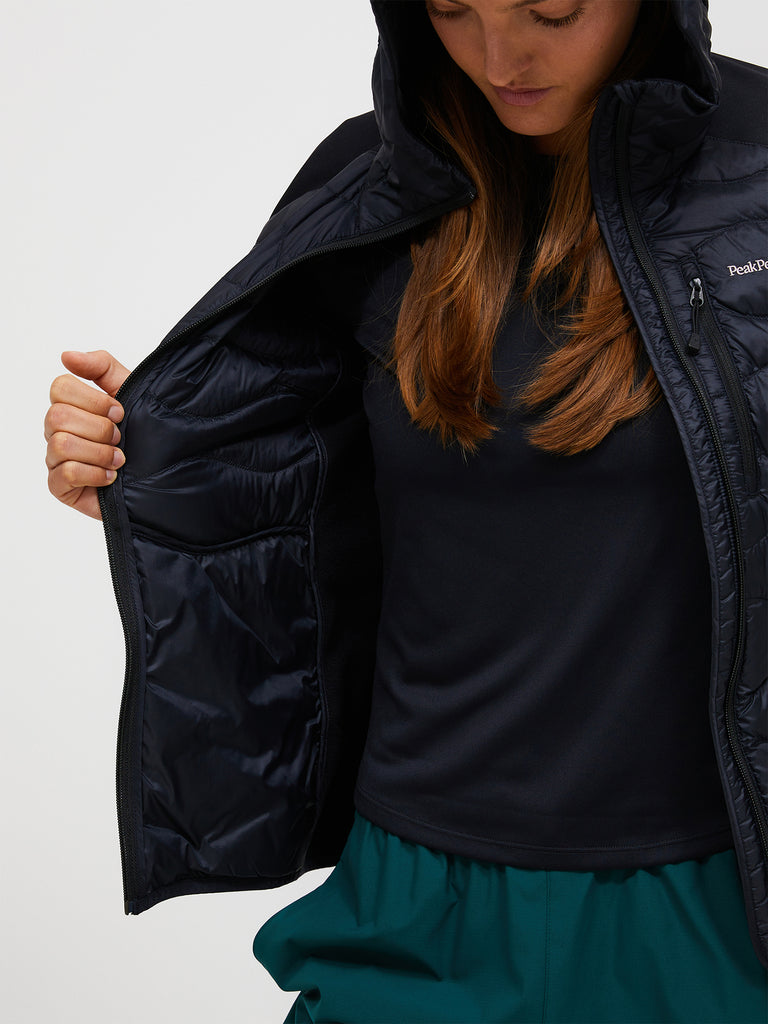 【FW26新着】ヘリウム ハイブリッド ダウン フード ウィメンズ