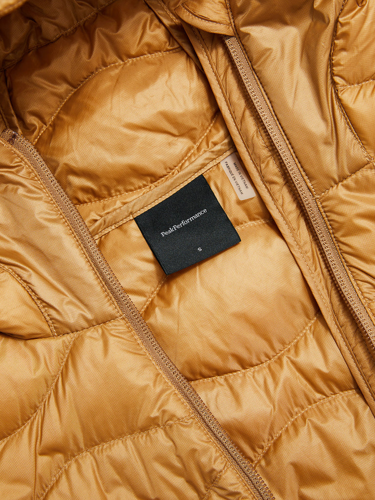 【FW25新着】ヘリウム ハイブリッド ダウン フード ウィメンズ