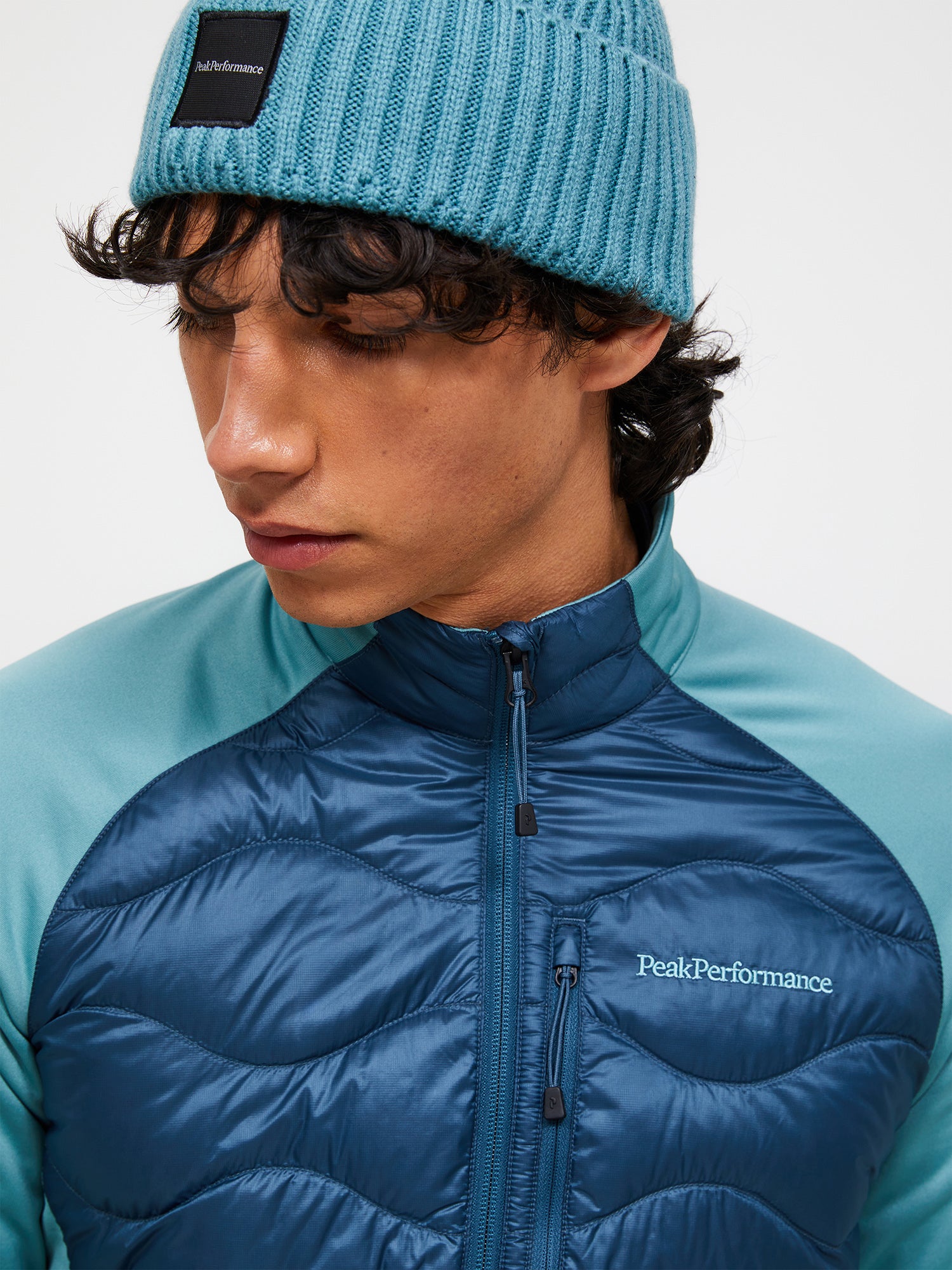 peak performance ヘリウム　ハイブリット　ジャケット FW25新着】ヘリウム ハイブリッド ダウン ジャケット メンズ