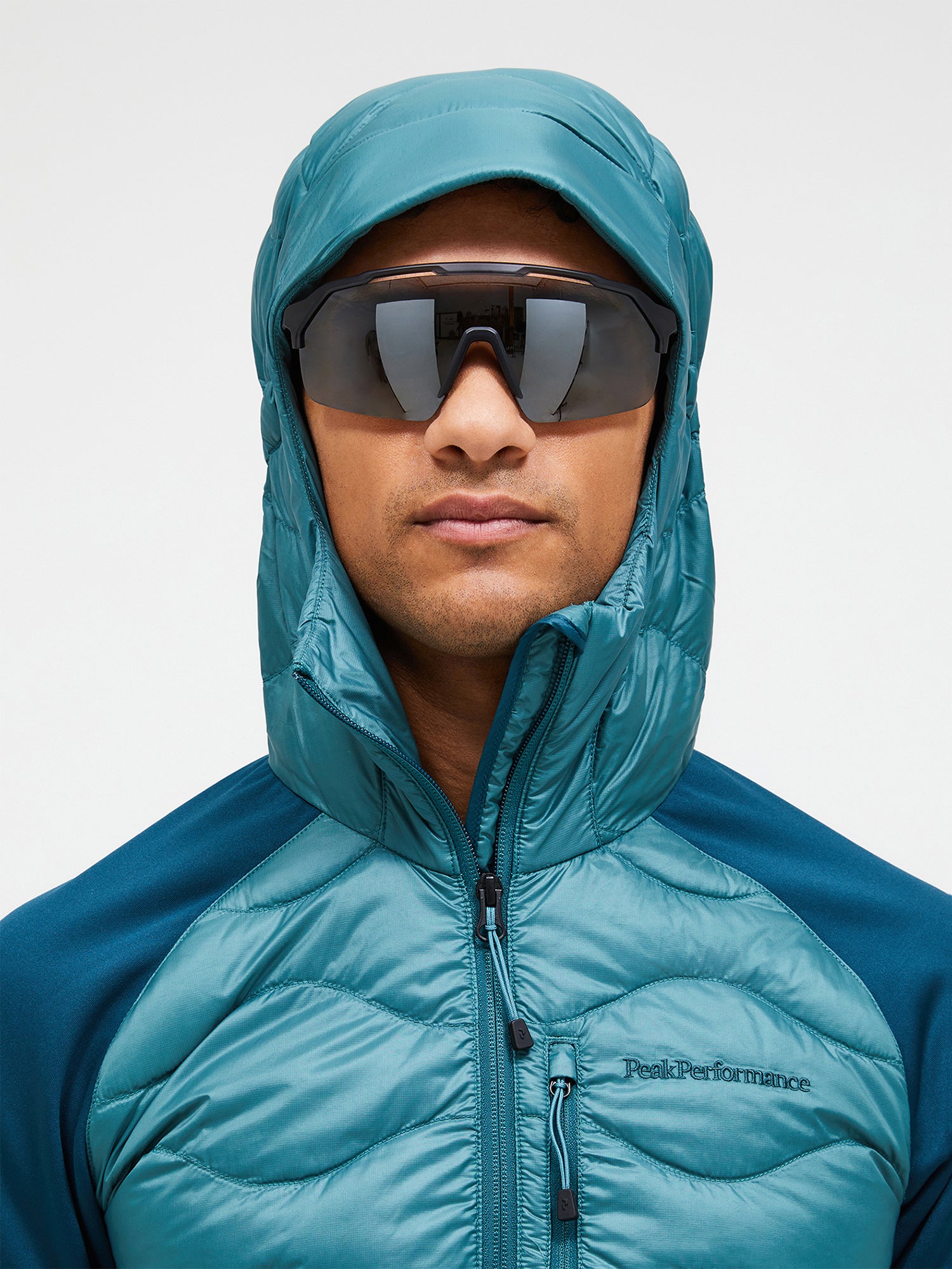 Peak Performance ヘリウム ハイブリッド ダウン ジャケット M FW25新着】ヘリウム ハイブリッド ダウン ジャケット ウィメンズ