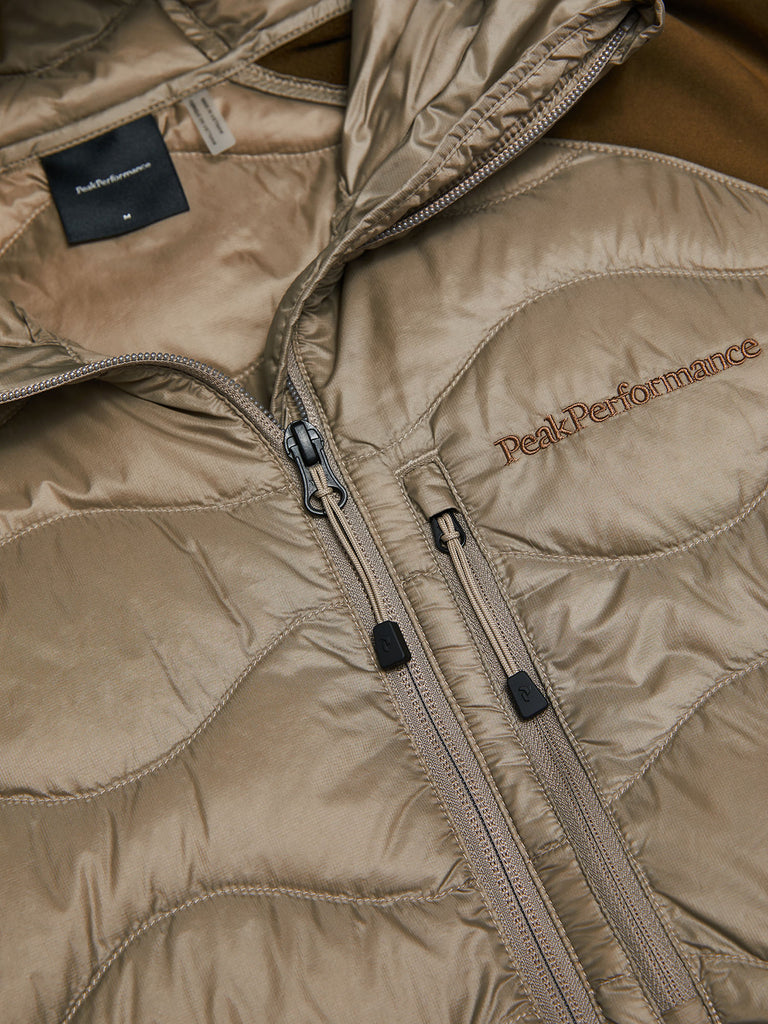 【FW26新着】ヘリウム ハイブリッド ダウン フード メンズ