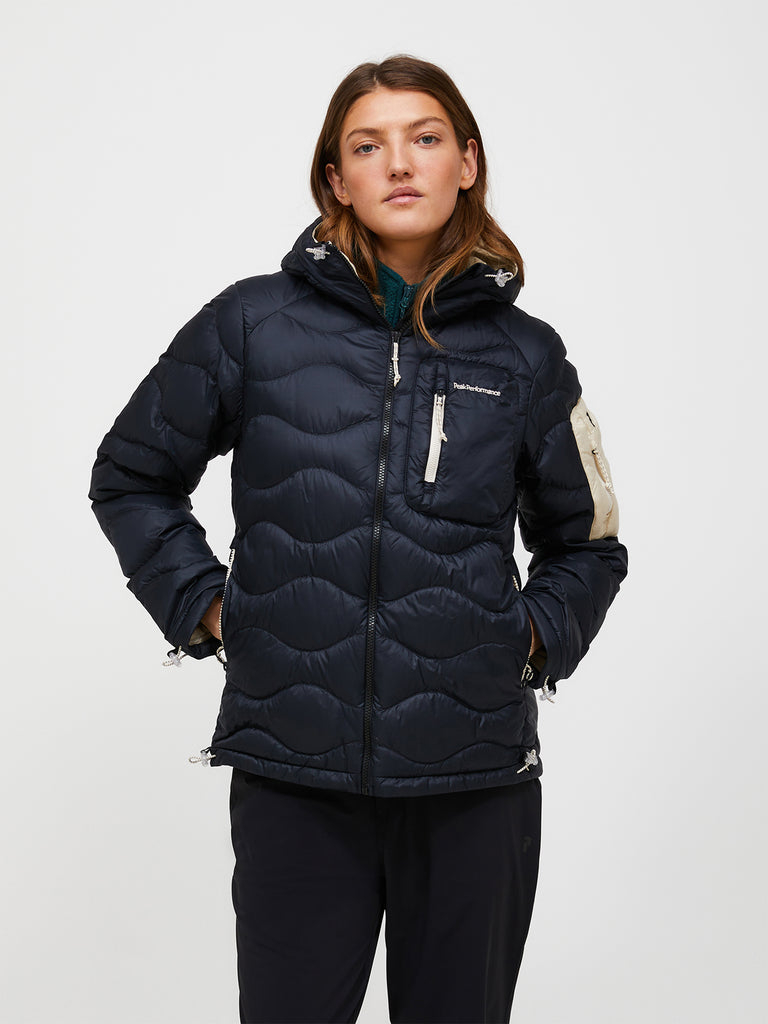 【FW26新着】ヘリウム ユーティリティ ダウン フード ジャケット ウィメンズ