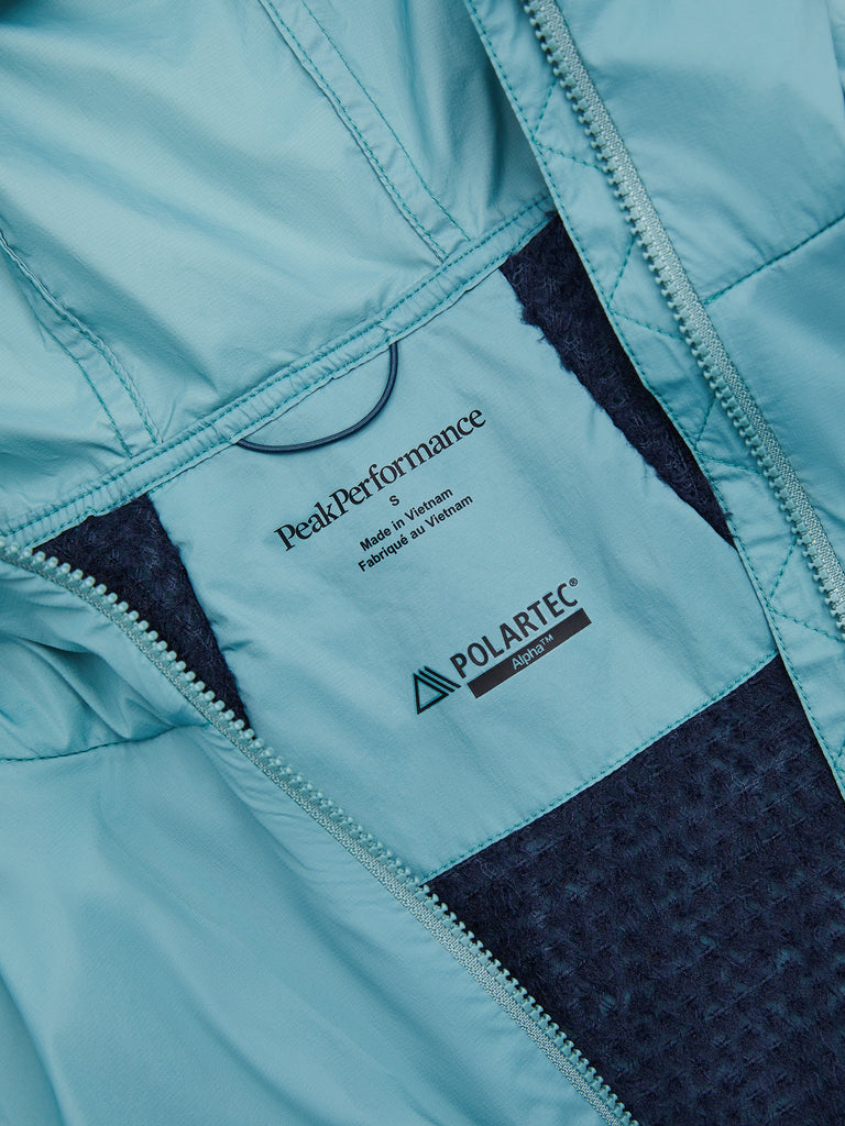 【FW25新着】フリーライト Polartec® Alpha™ インサレーテッド フード ジャケット ウィメンズ
