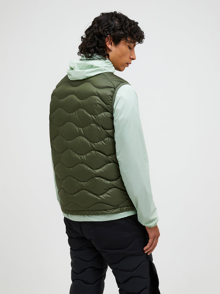 【FW26新着】ヘリウム ユーティリティ ダウン ベスト メンズ