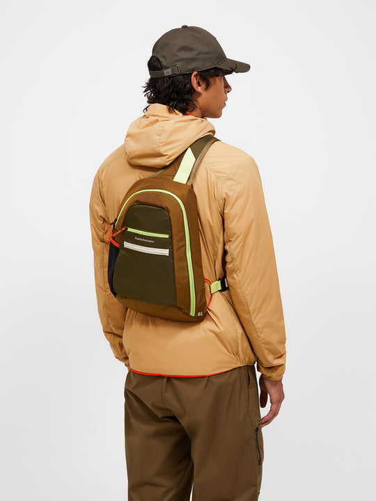 【FW25新着】アウトドア クロスボディ バッグ 8.6L