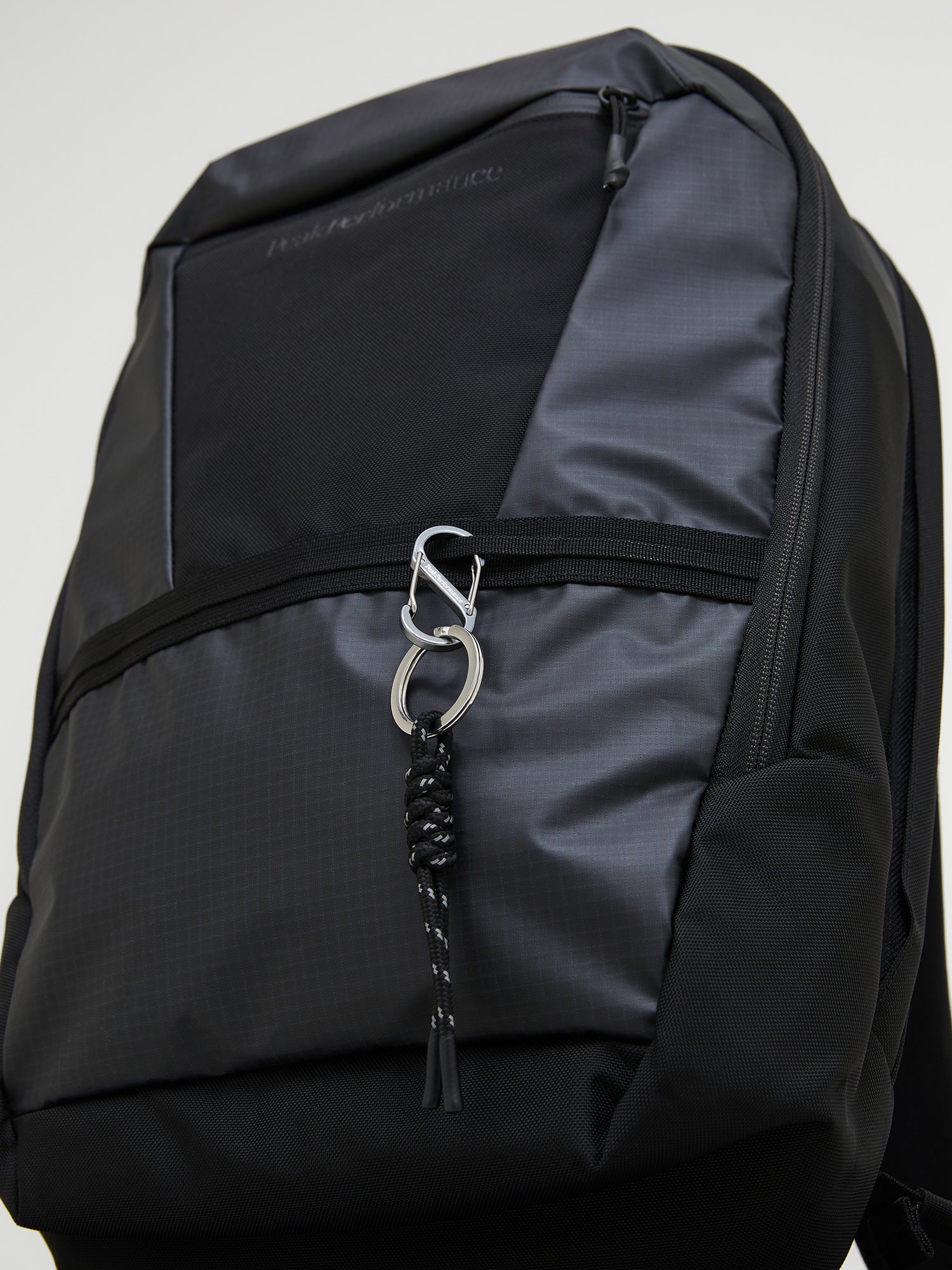 FW25新着】コミューター バックパック 18.5L – ピーク