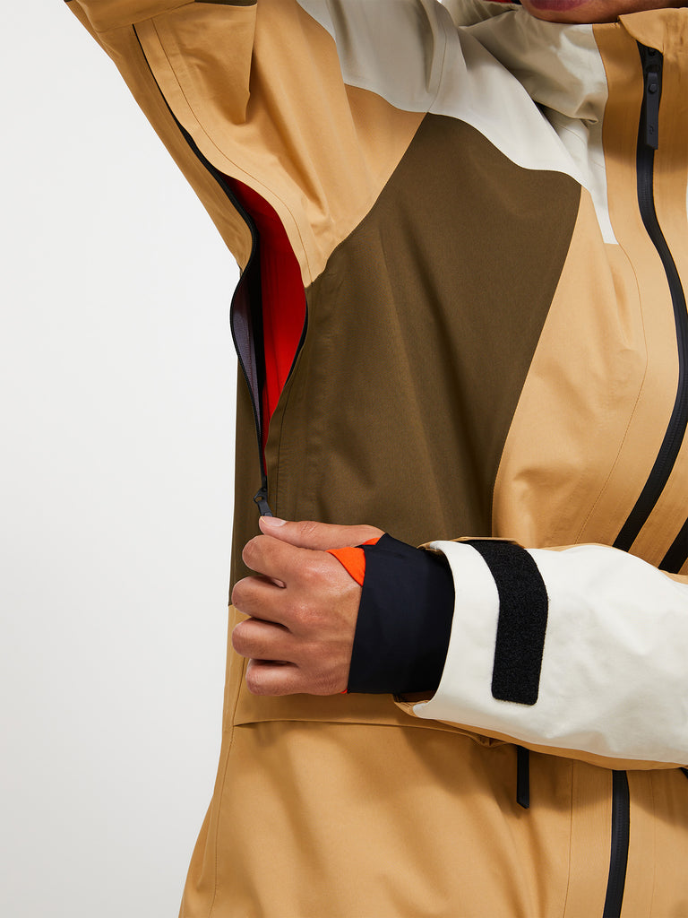 【FW25新着】グラビティ GORE-TEX 3L シェル ジャケット メンズ