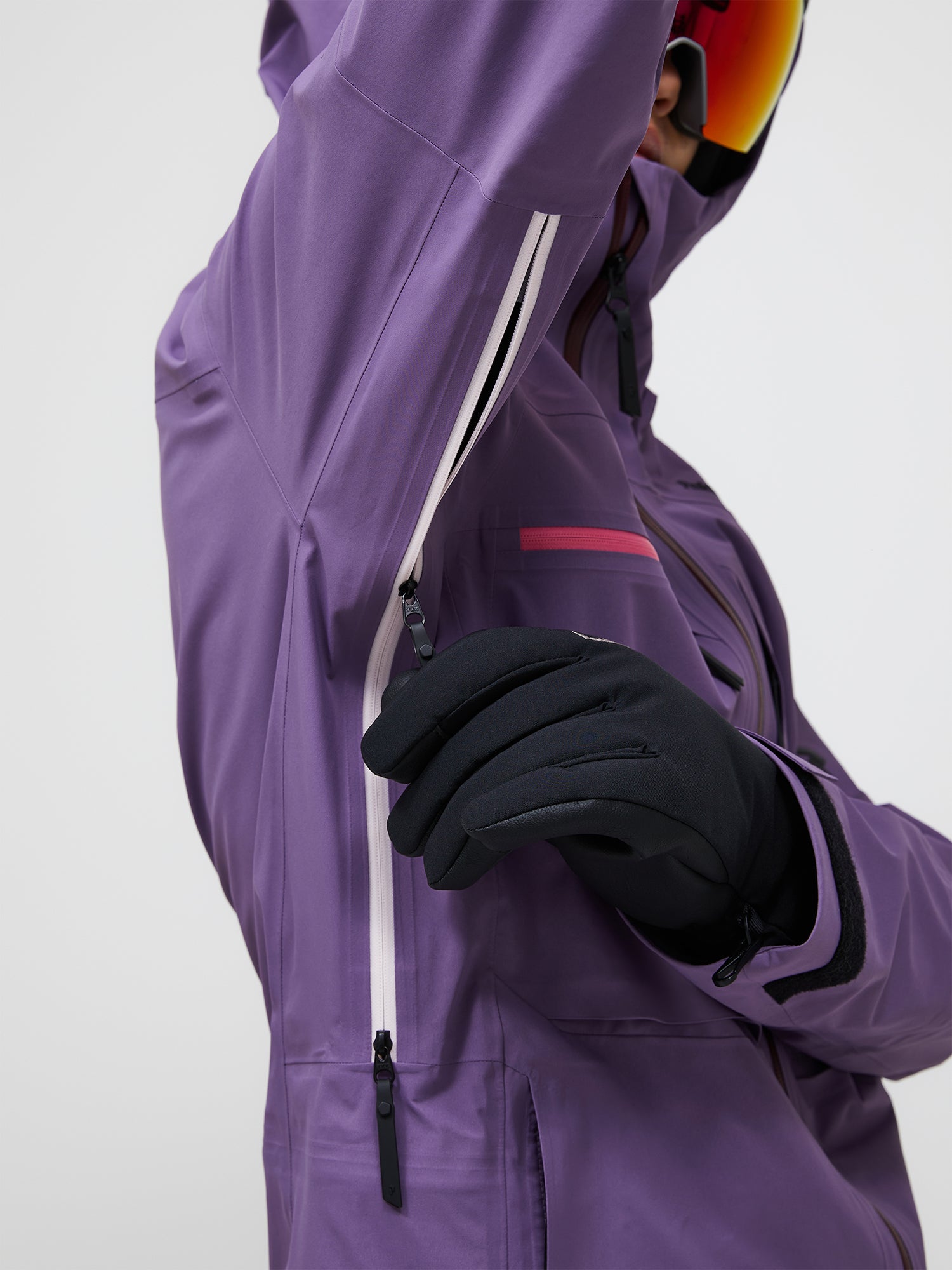 PeakPerformance GORE-TEX ジャケット XS パープル美品 FW26新着】アルパイン GORE-TEX C-KNIT™ 3L シェル ジャケット