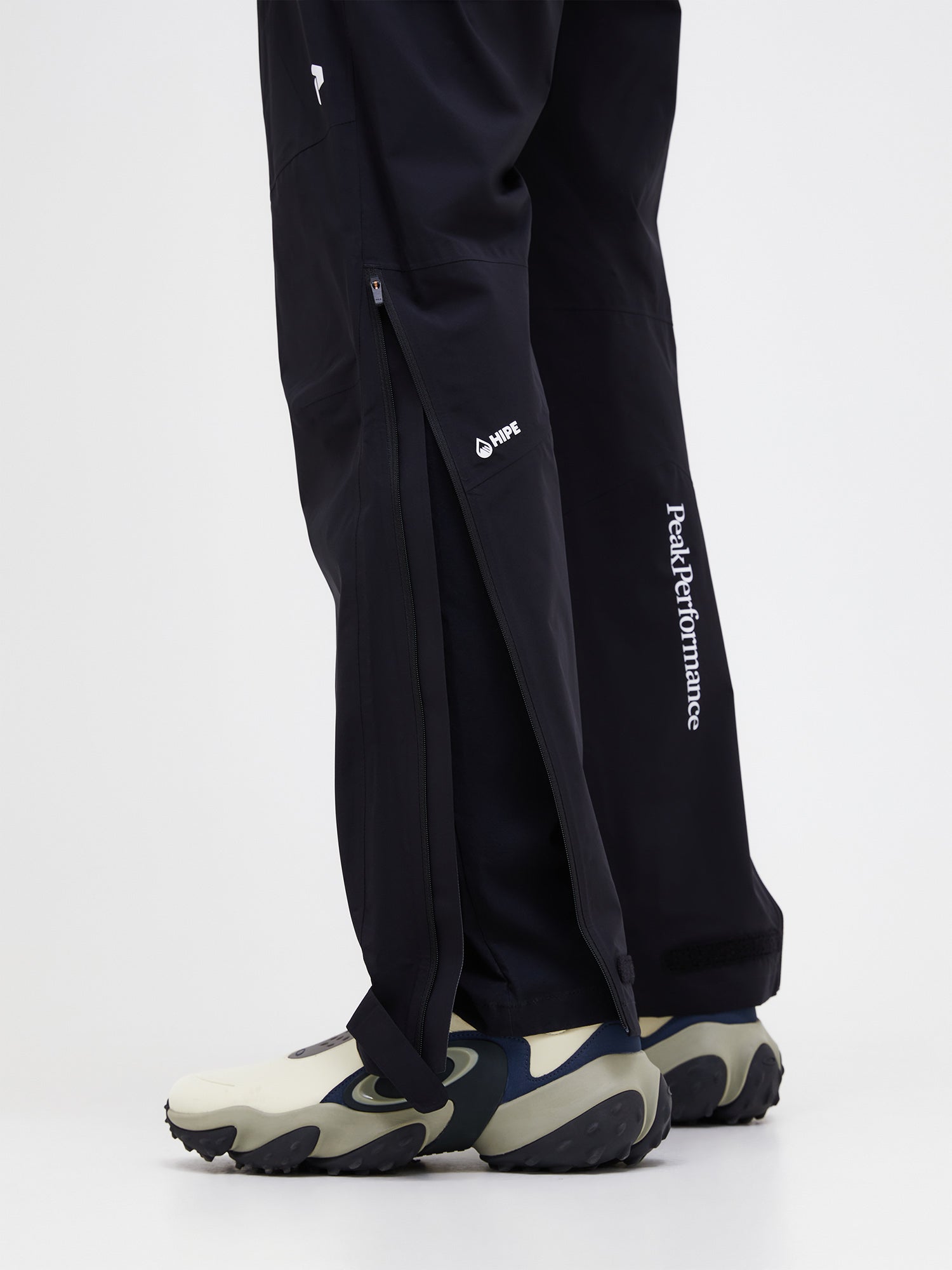Peak Performance HIPE Core+ パンツ ブラック SS26新着】HIPE® 2.5L シェル パンツ メンズ – ピークパフォーマンス