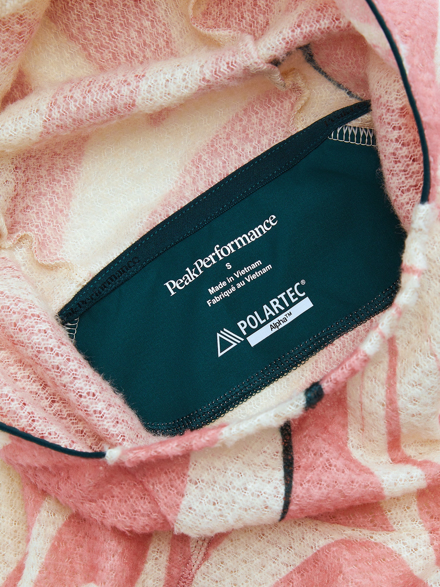 SS26新着】フリーライト AOP Polartec® Alpha™ Direct フード
