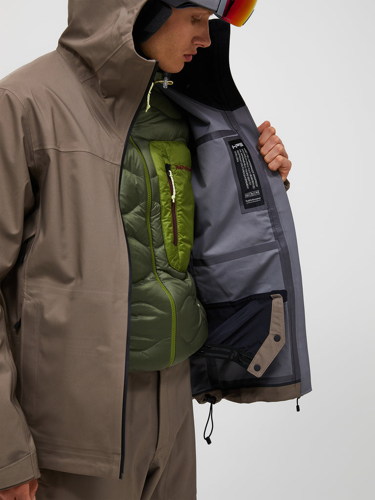 【FW26新着】マルーン HIPE® 3L シェル ジャケット メンズ