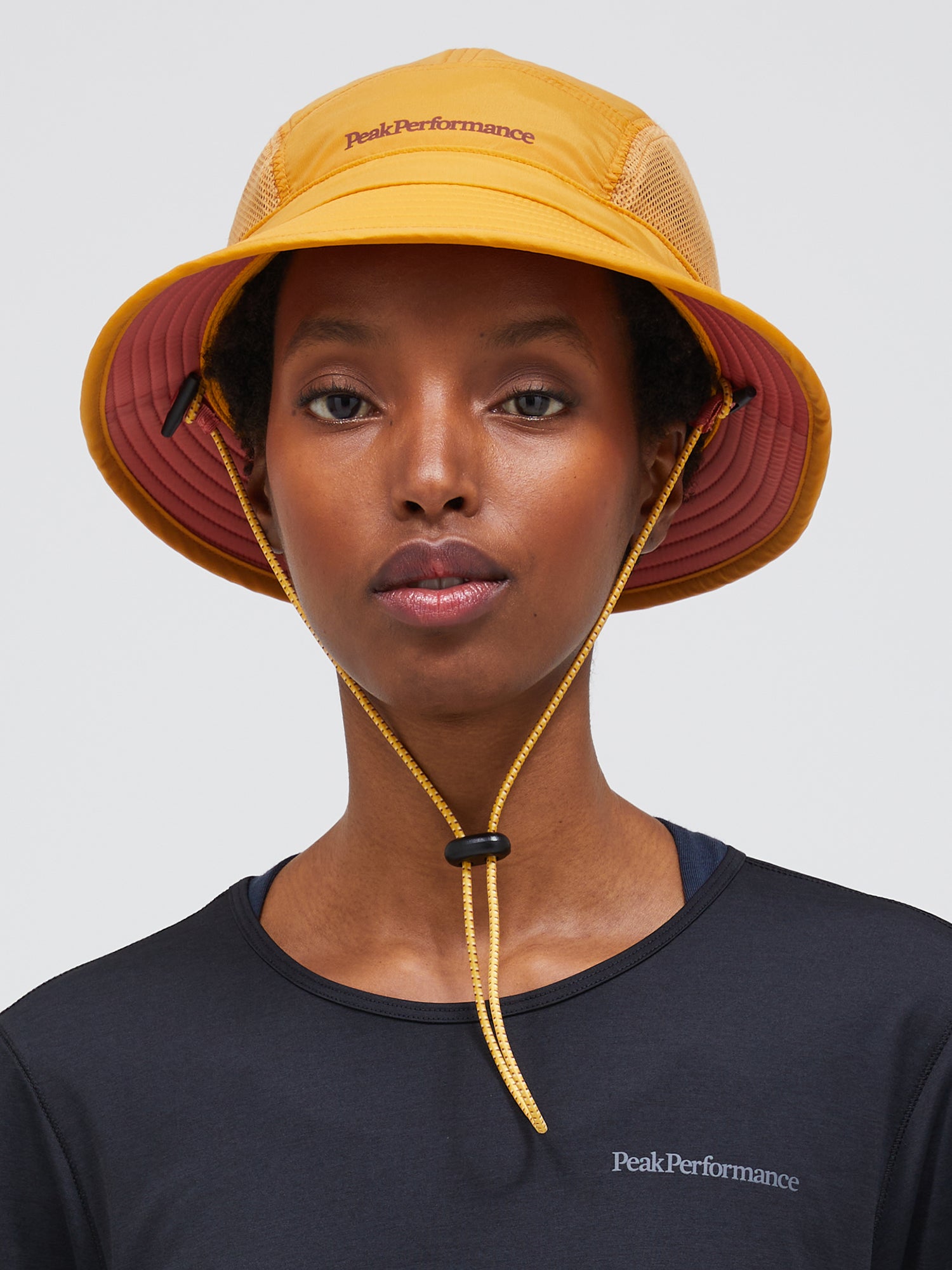 Peak performance bucket store hat